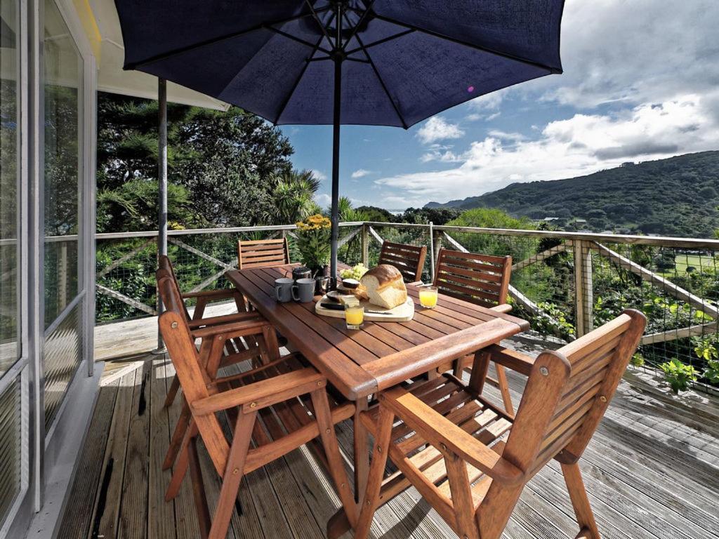 Surfer'S Sunshine Cottage - Piha Holiday Home Extérieur photo