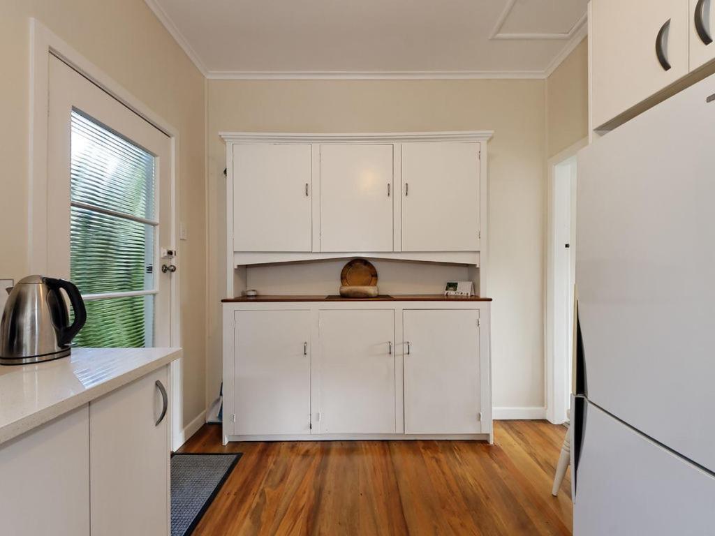 Surfer'S Sunshine Cottage - Piha Holiday Home Extérieur photo