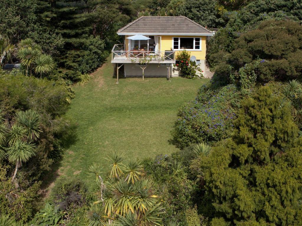 Surfer'S Sunshine Cottage - Piha Holiday Home Extérieur photo